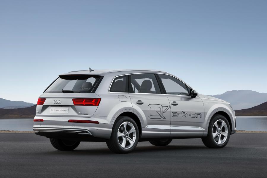  Audi Q7 e-tron TFSI Quattro (4M) 2015 года  (WW) (фото 5 из 22)